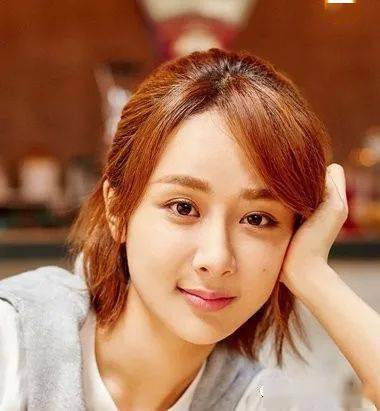 
2020年流量女明星短发造型 随着女星梳短发简朴直接做女神！：ky开元(图8)